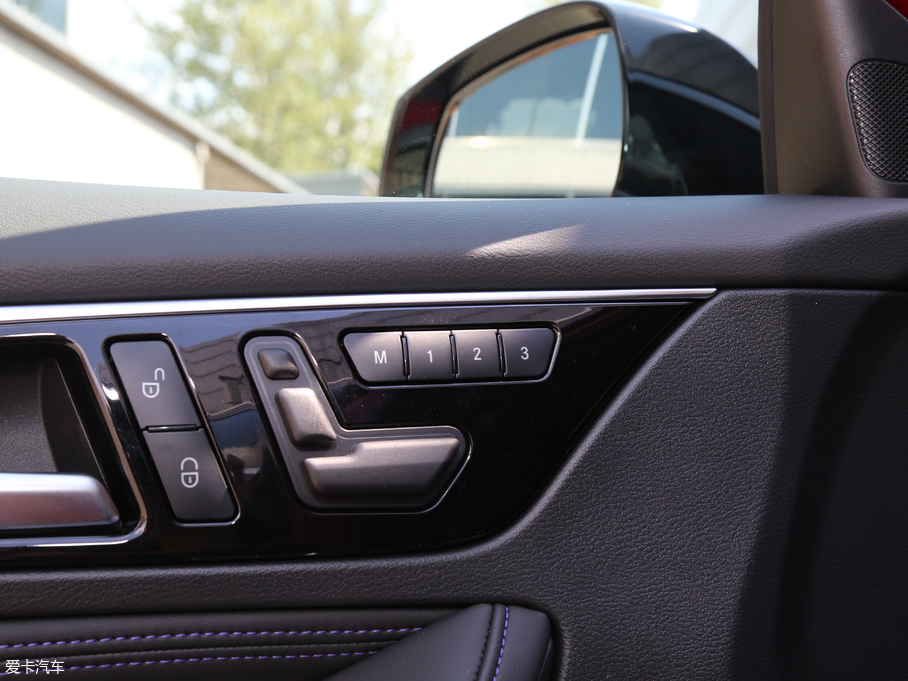 2018��Ӣ�����QX30 1.6T ���(q��)�O�ް�