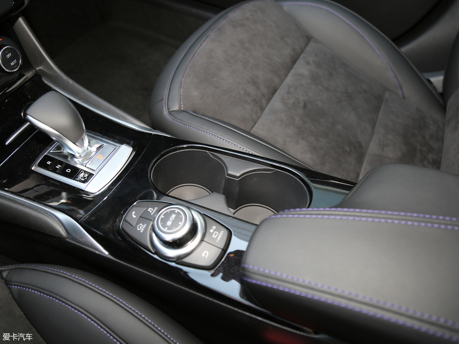 2018ӢQX30 1.6T (q)Oް