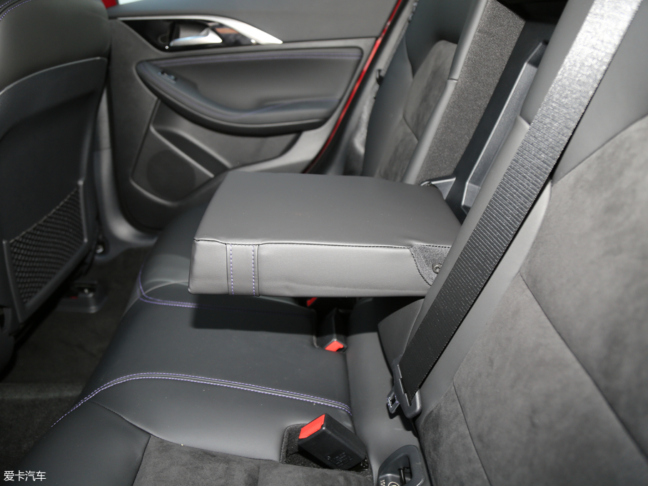 2018��Ӣ�����QX30 1.6T ���O�ް�