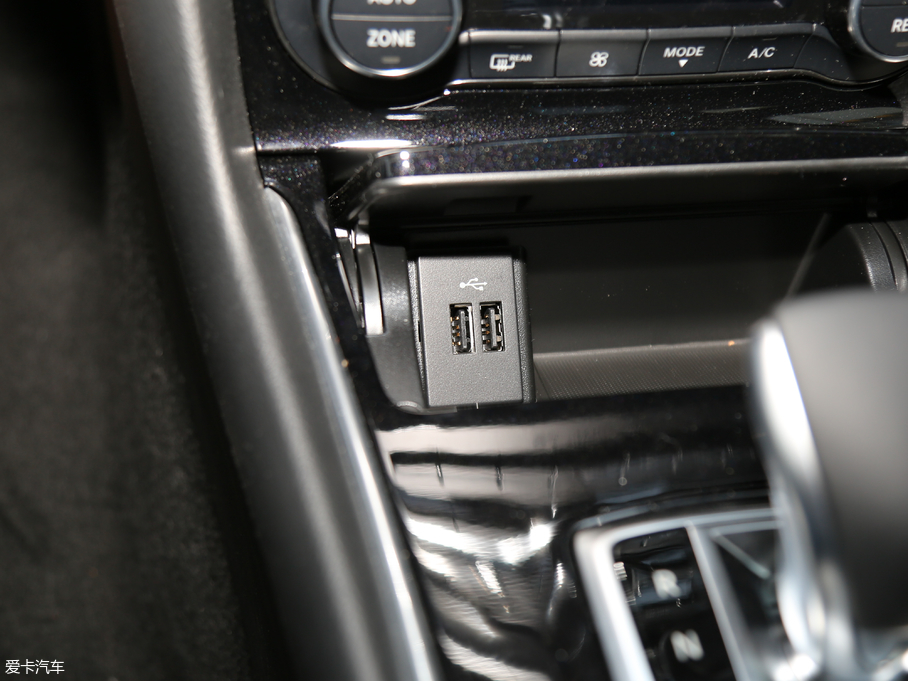 2018��Ӣ�����QX30 1.6T ���O�ް�