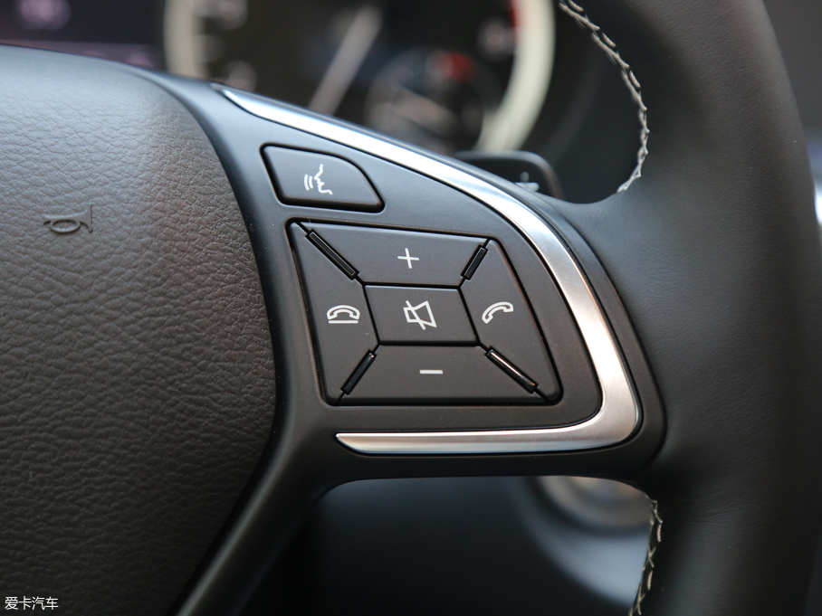 2018ӢQX30 1.6T (q)Oް