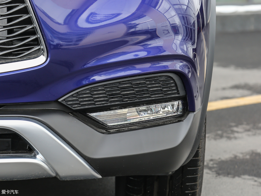 2018��Ӣ�����QX30 1.6T ����\�Ӱ�