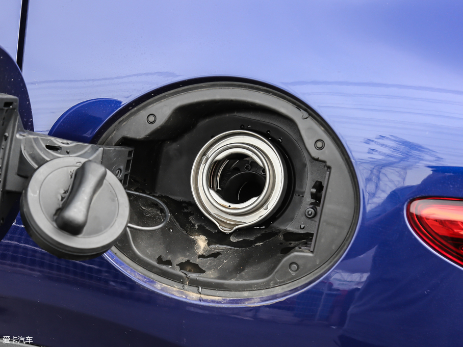 2018��Ӣ�����QX30 1.6T ����\�Ӱ�