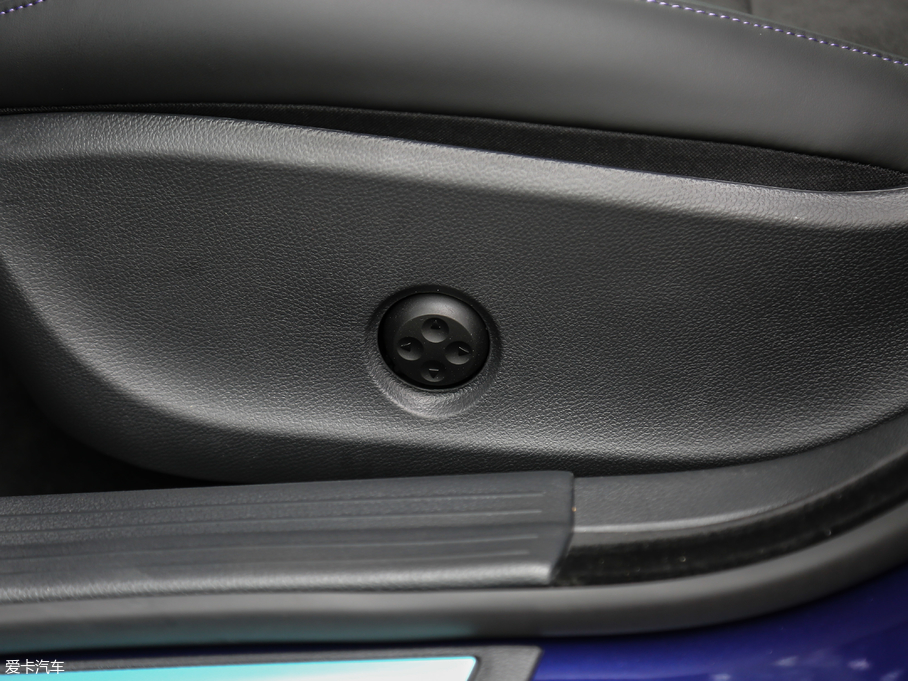 2018ӢQX30 1.6T (q)\(yn)(dng)