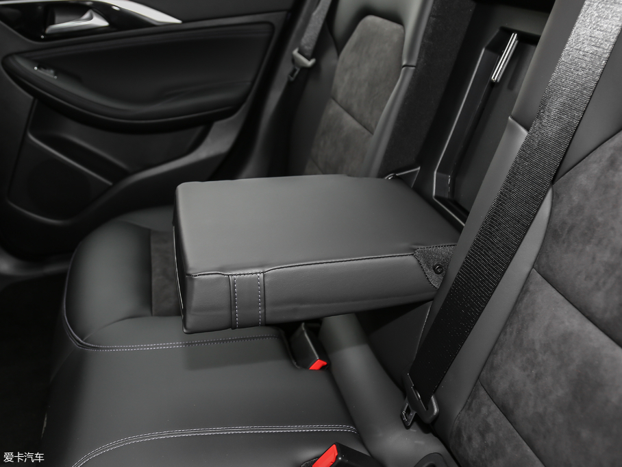 2018��Ӣ�����QX30 1.6T ���(q��)�\(y��n)��(d��ng)��