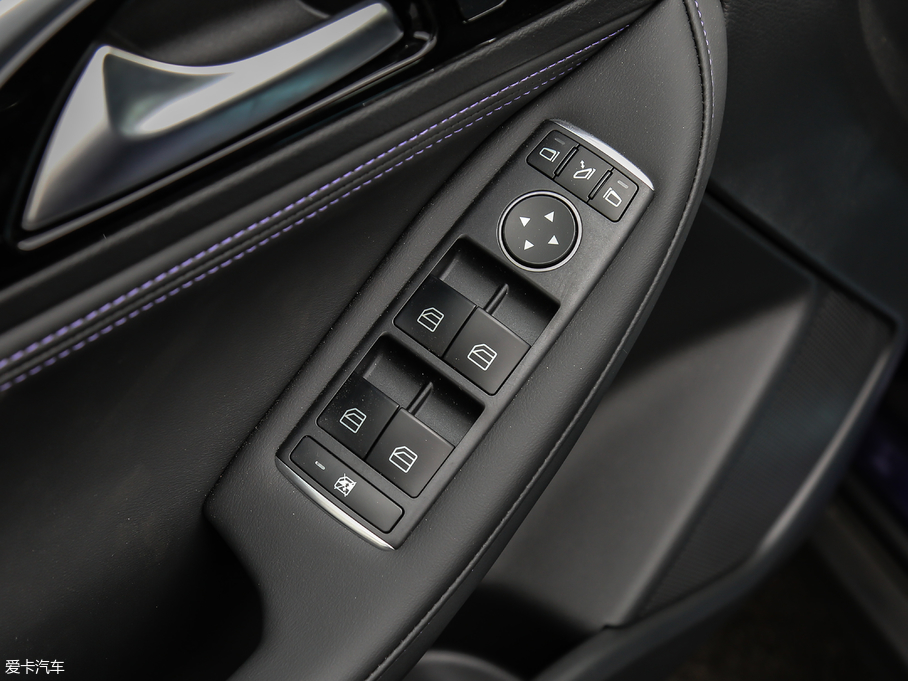 2018��Ӣ�����QX30 1.6T ����\�Ӱ�