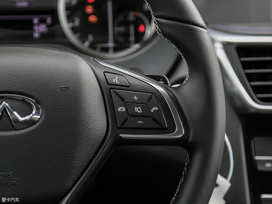 2018��Ӣ�����QX30 1.6T ���(q��)�\(y��n)��(d��ng)��