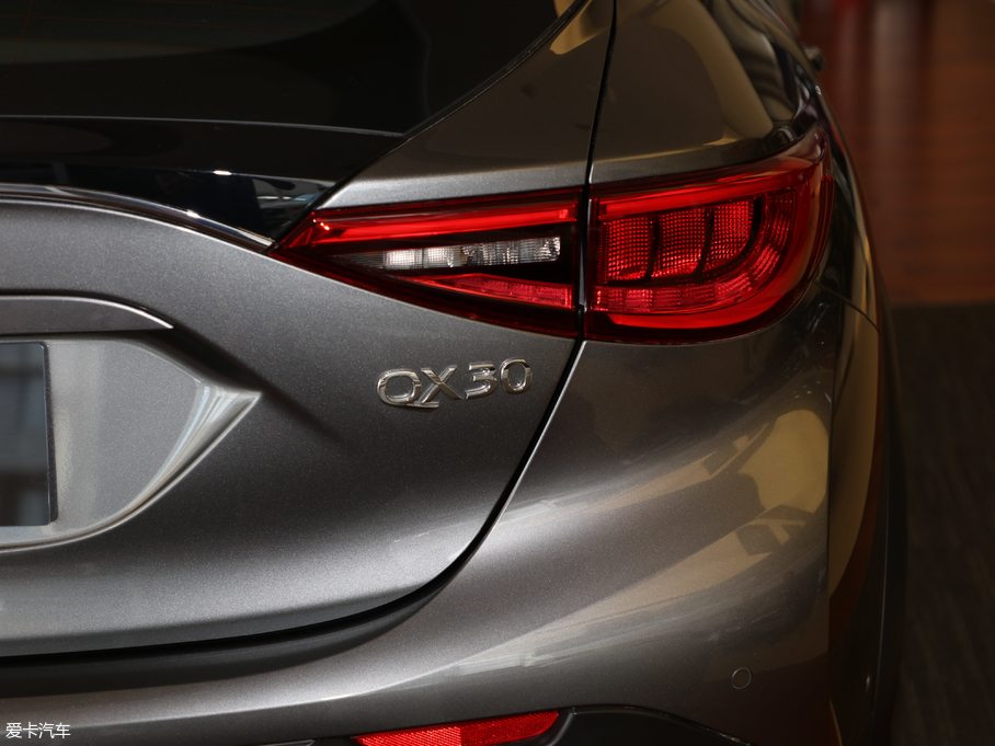 2018ӢQX30 1.6T (q)Oް