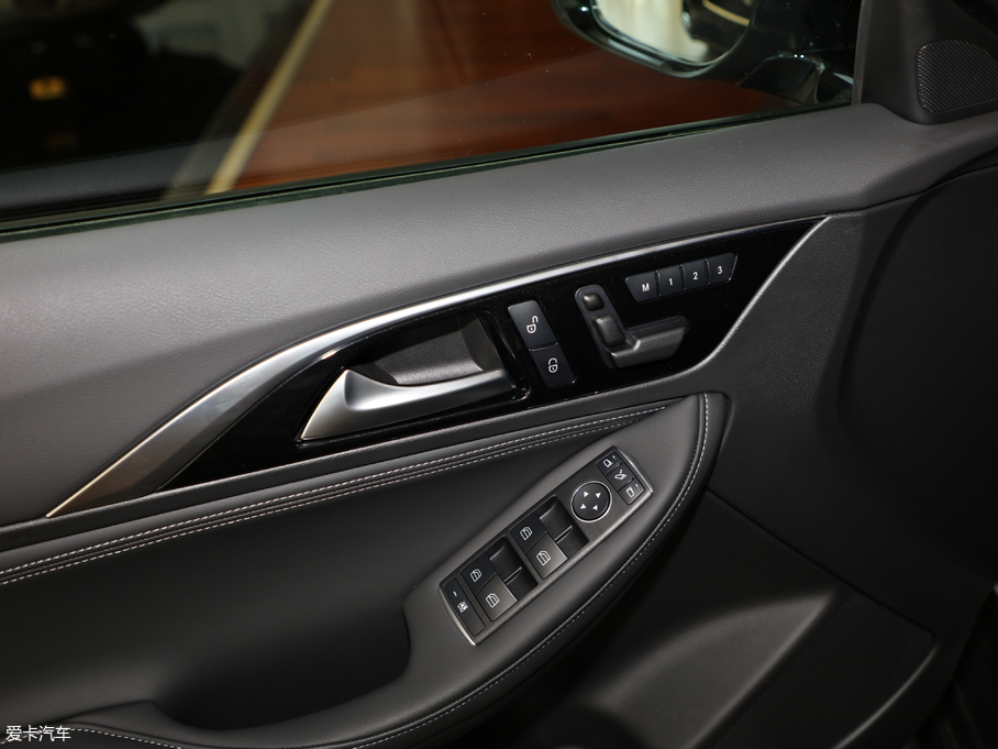 2018ӢQX30 1.6T (q)Oް