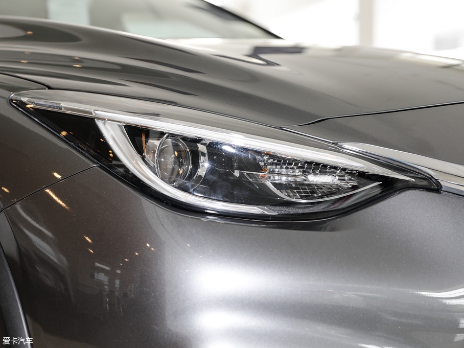 2018��Ӣ�����QX30 1.6T ����\�Ӱ�