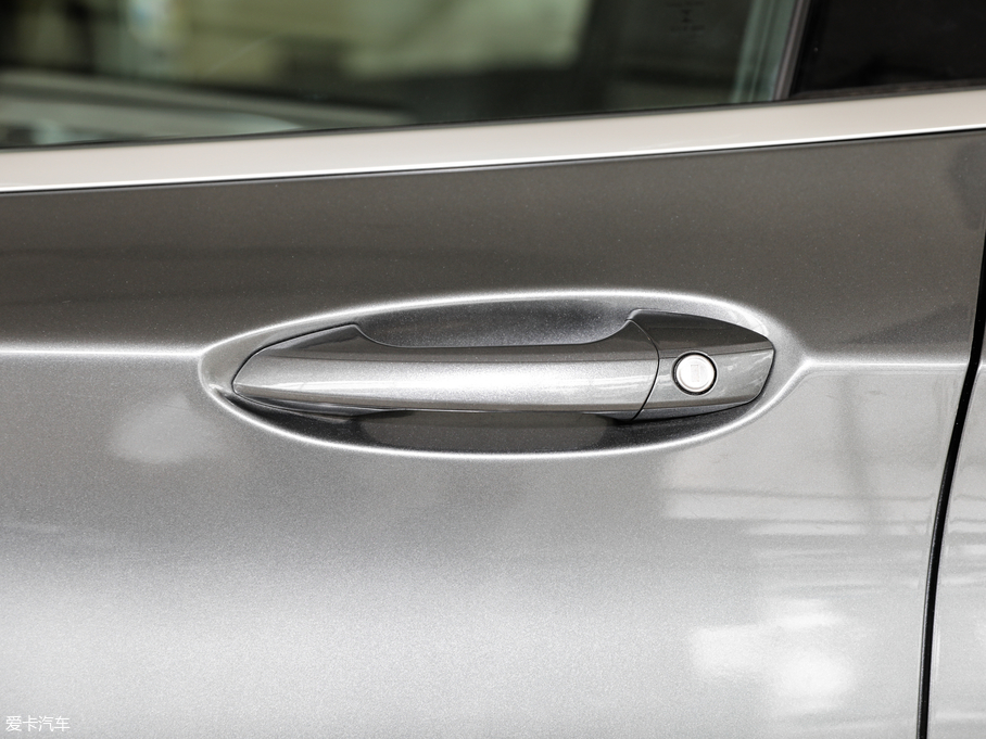 2018ӢQX30 1.6T (q)\(yn)Ӱ