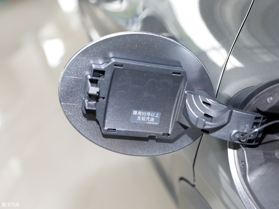 2018��Ӣ�����QX30 1.6T ����\�Ӱ�