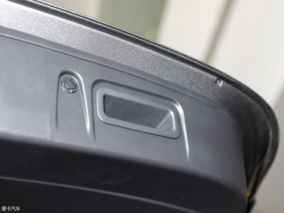 2018ӢQX30 1.6T (q)\(yn)Ӱ