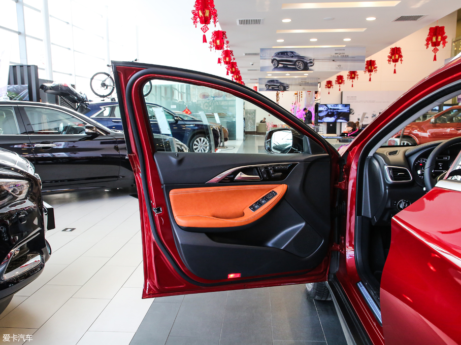 2018ӢQX30 2.0T (q)\(yn)(dng)