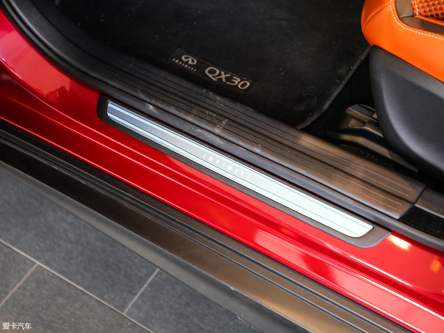2018ӢQX30 2.0T \Ӱ