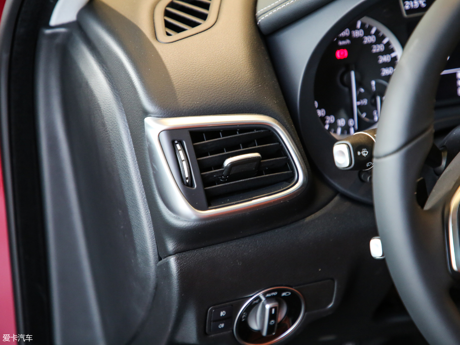 2018ӢQX30 2.0T (q)\Ӱ