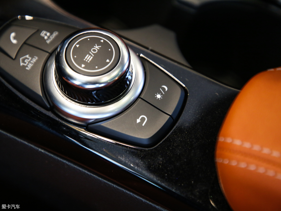 2018ӢQX30 2.0T (q)\(yn)(dng)