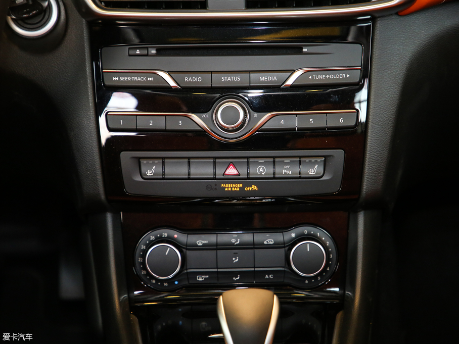 2018ӢQX30 2.0T (q)\Ӱ