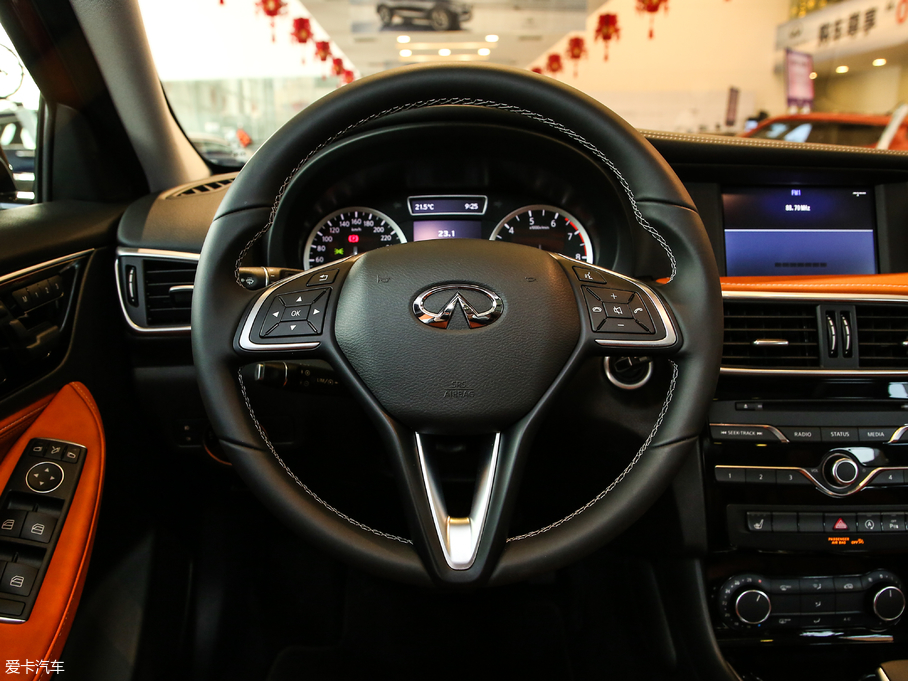 2018ӢQX30 2.0T (q)\Ӱ