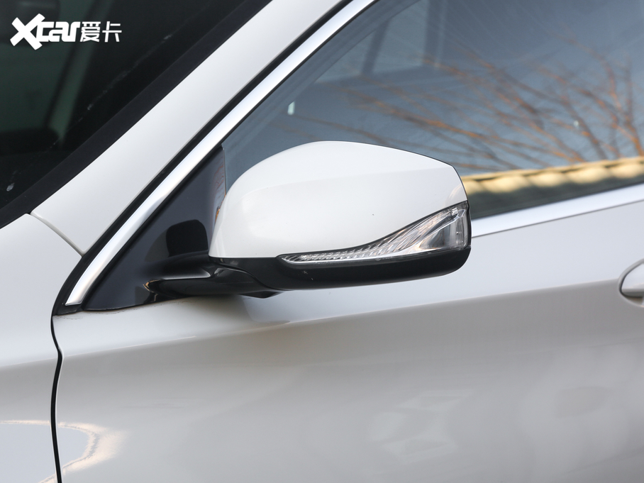 2018��Ӣ�����QX30 1.6T ���(q��)�r(sh��)�а�