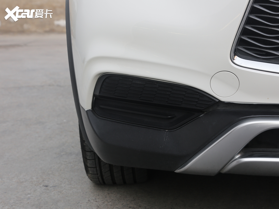 2018��Ӣ�����QX30 1.6T ���(q��)�r(sh��)�а�