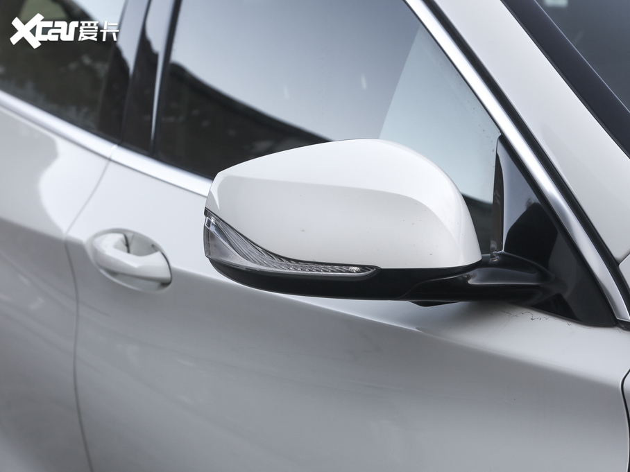 2018��Ӣ�����QX30 1.6T ���(q��)�r�а�