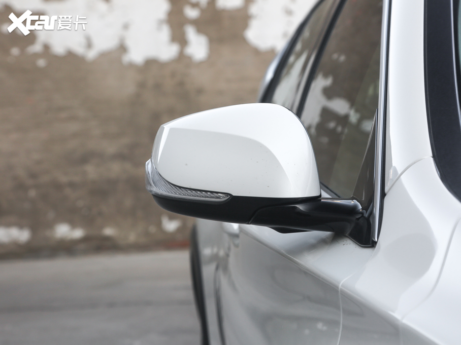 2018��Ӣ�����QX30 1.6T ���(q��)�r(sh��)�а�