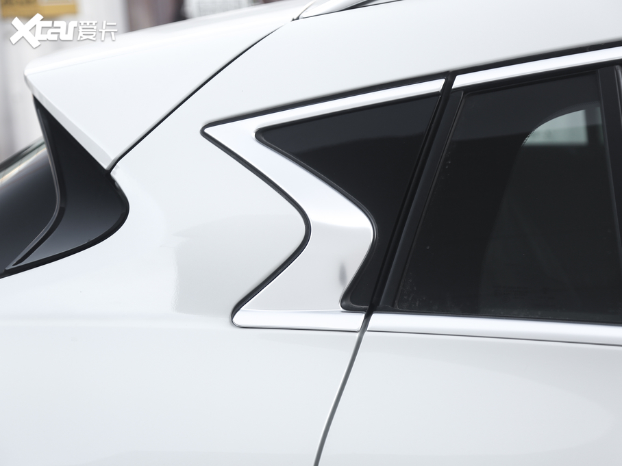 2018��Ӣ�����QX30 1.6T ���r�а�