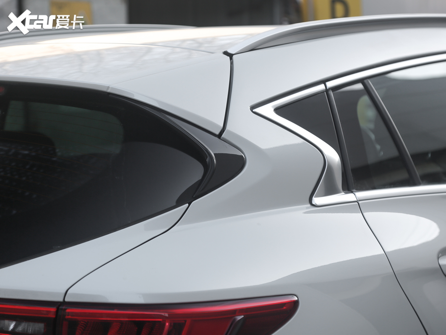 2018��Ӣ�����QX30 1.6T ���r�а�