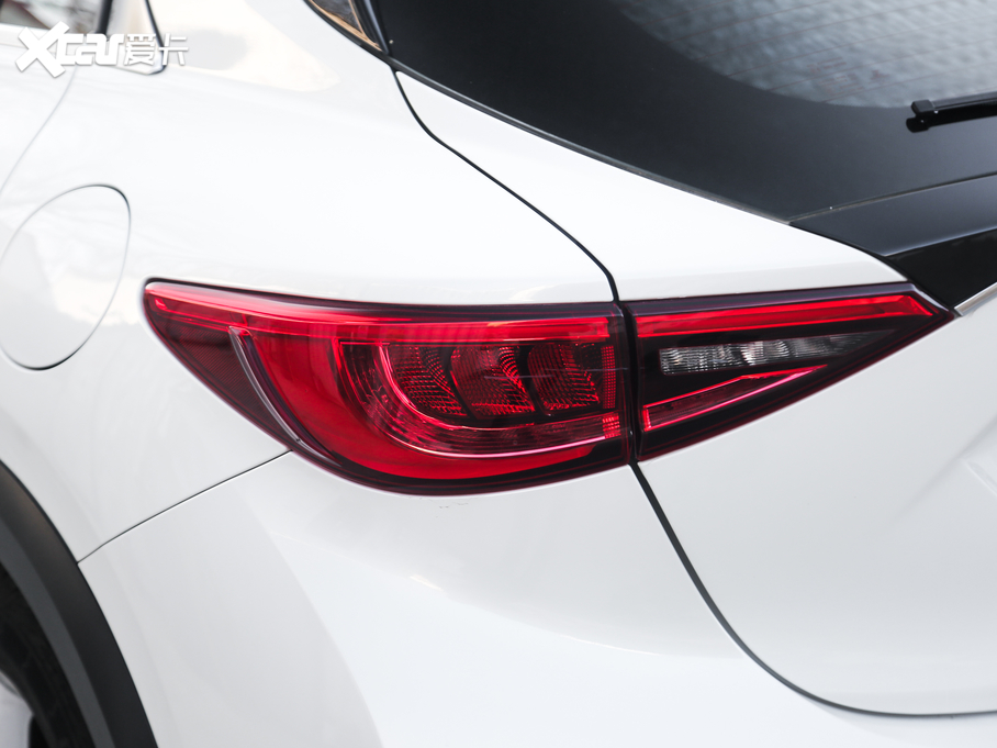 2018��Ӣ�����QX30 1.6T ���r�а�