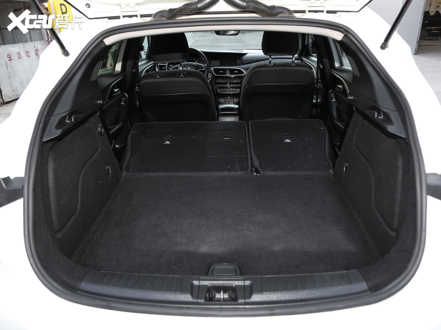 2018��Ӣ�����QX30 1.6T ���(q��)�r�а�