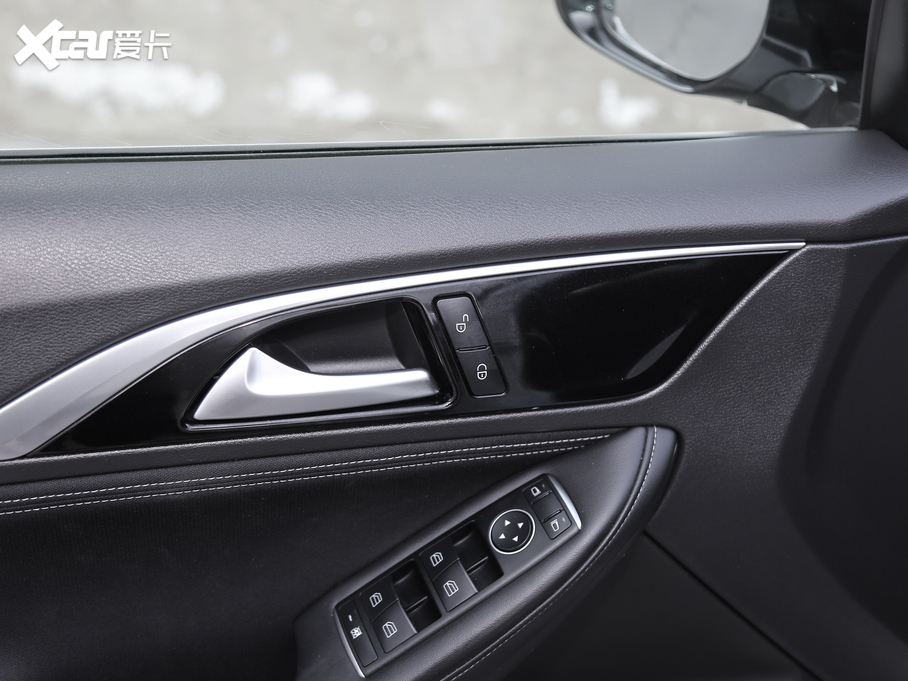 2018��Ӣ�����QX30 1.6T ���r�а�