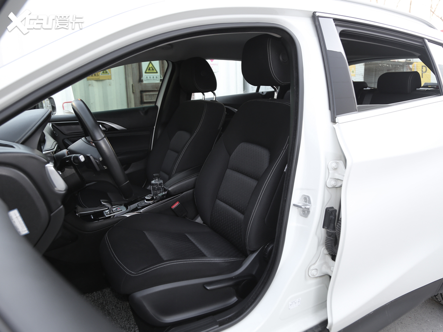 2018��Ӣ�����QX30 1.6T ���r�а�