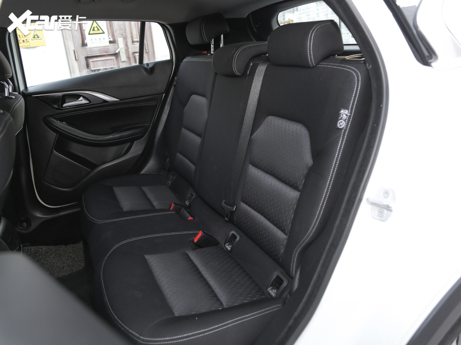 2018��Ӣ�����QX30 1.6T ���(q��)�r�а�