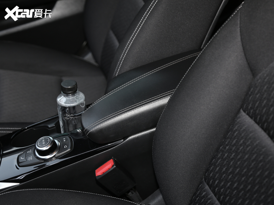 2018��Ӣ�����QX30 1.6T ���r�а�