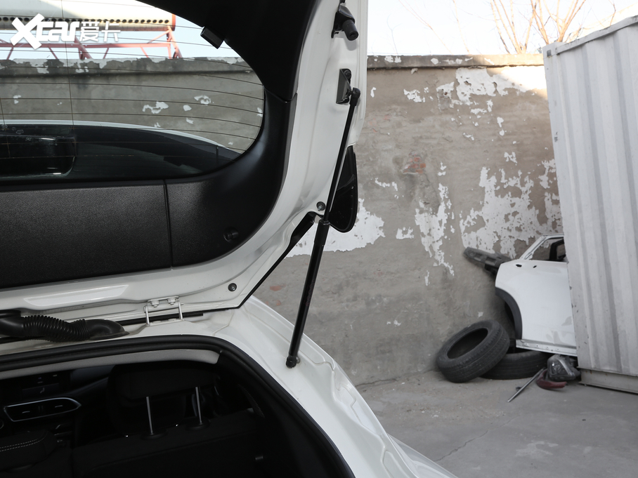 2018��Ӣ�����QX30 1.6T ���r�а�