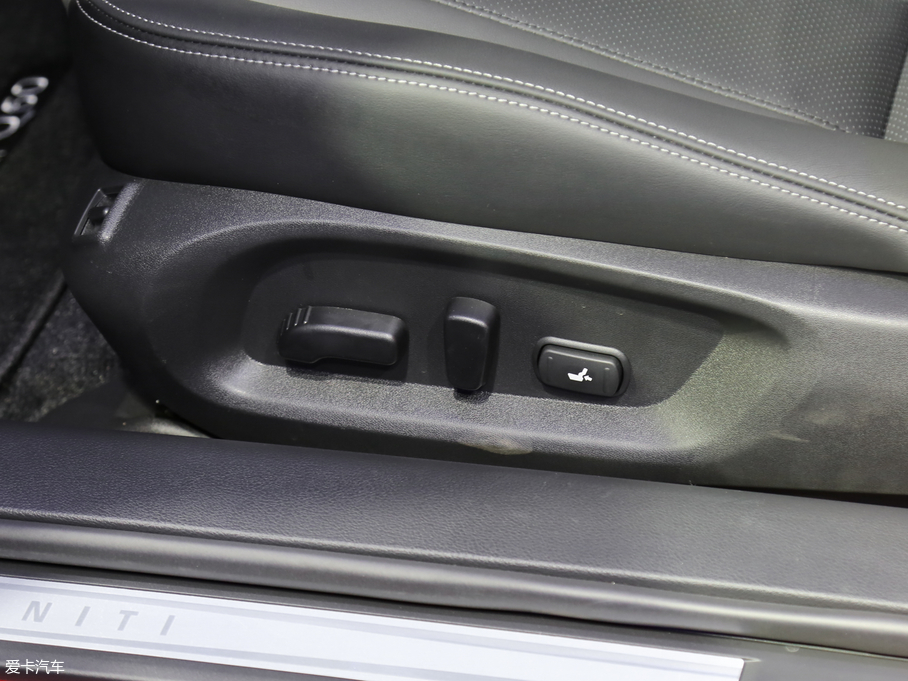 2019��Ӣ�����Q60 2.0T ���A��