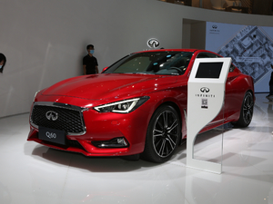 2019款S 2.0T 豪华运动版 左前45度