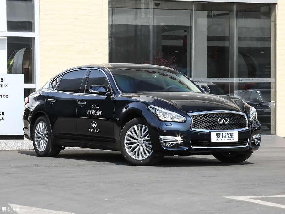 2019ӢQ70L 2.0T  PLUS