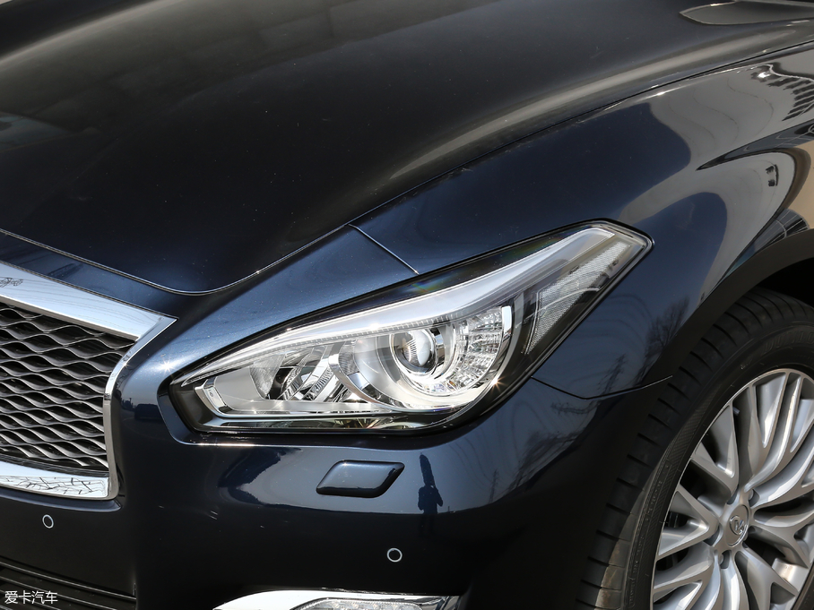 2019ӢQ70L 2.0T  PLUS