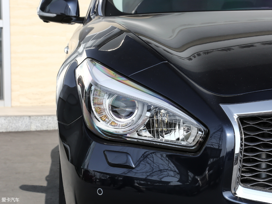 2019ӢQ70L 2.0T  PLUS