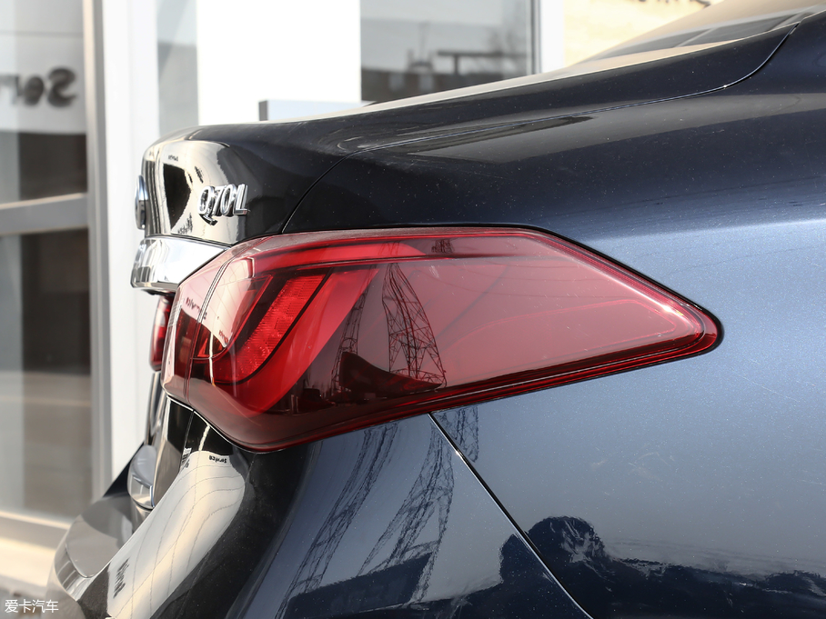 2019ӢQ70L 2.0T  PLUS