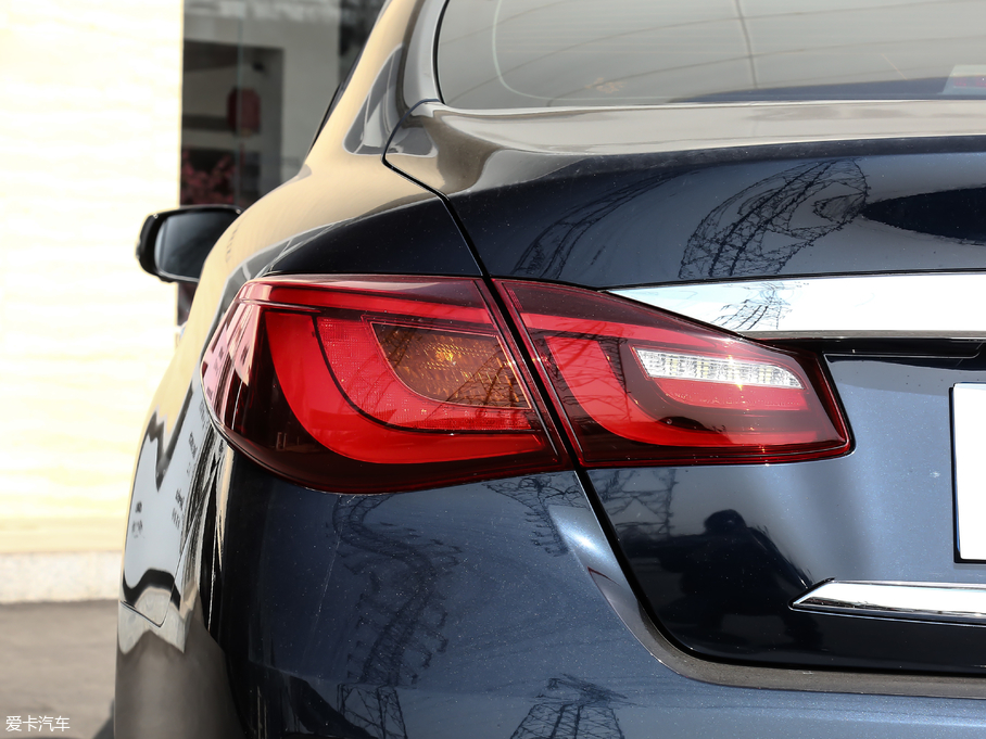 2019ӢQ70L 2.0T  PLUS