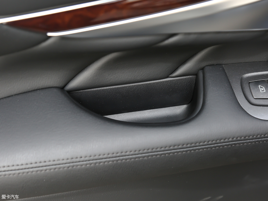 2019ӢQ70L 2.0T  PLUS