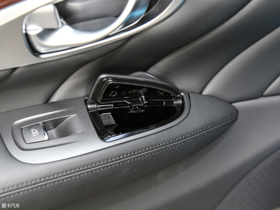 2019ӢQ70L 2.0T  PLUS