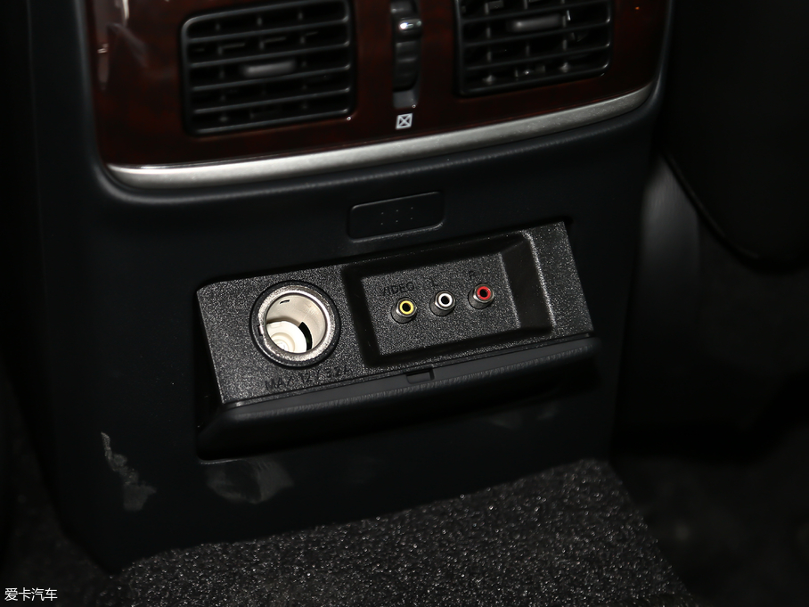 2019ӢQ70L 2.0T  PLUS