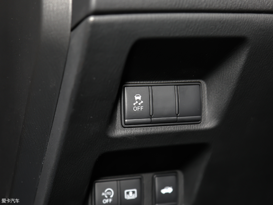 2019ӢQ70L 2.0T  PLUS