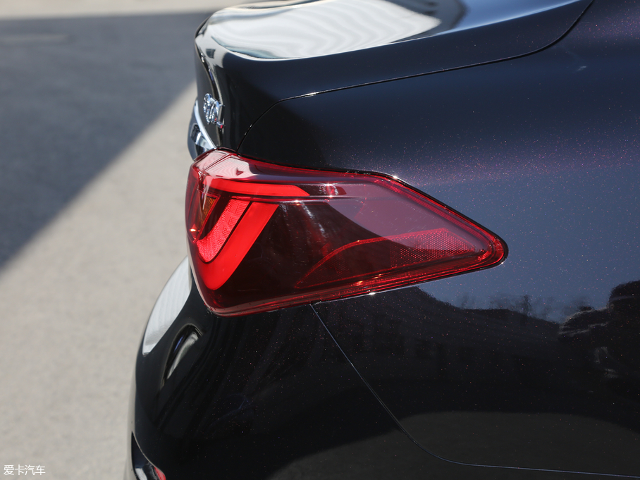 2019ӢQ70L 2.0T  PLUS