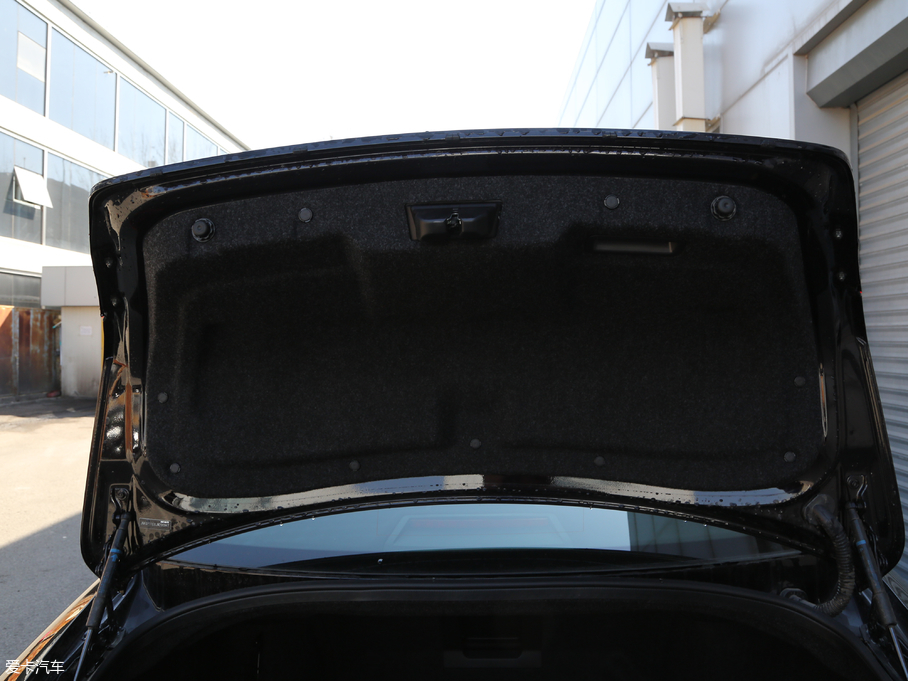 2019ӢQ70L 2.0T  PLUS