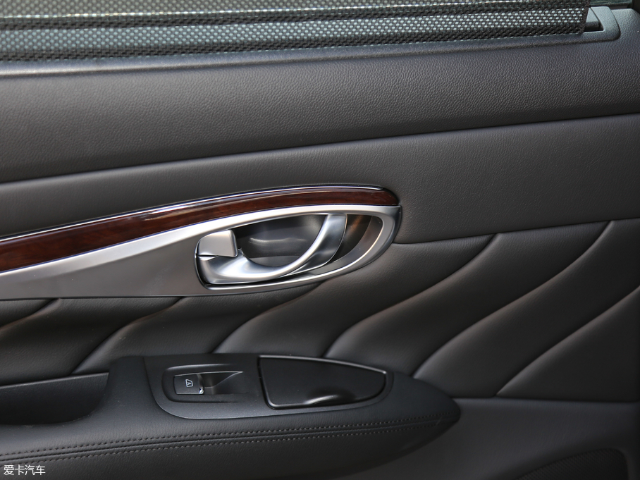 2019ӢQ70L 2.0T  PLUS